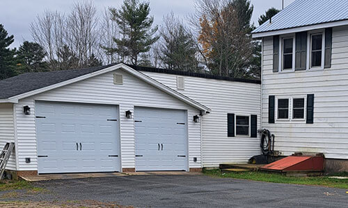 Acadia 138 Classic CC garage door, 10' x 8', Ice White