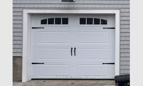 Standard+ North Hatley SP garage door, 9' x 7.6', Ice White, Clear windows
