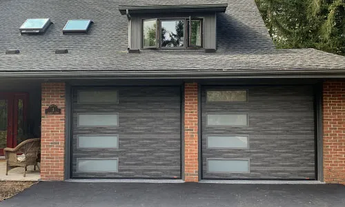 Portes de garage Standard+ Uni, 9' x 7' 6'', Noyer minerai de fer, fenestration kit Harmonie gauche