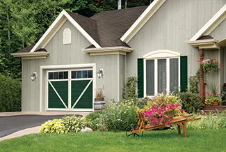 Eastman E-23, 10' x 7', Evergreen door and Desert Sand overlays, Panoramic 4 vertical lites